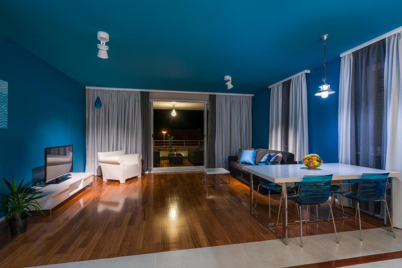 Apartments Villa Azzurra Bol Luaran gambar