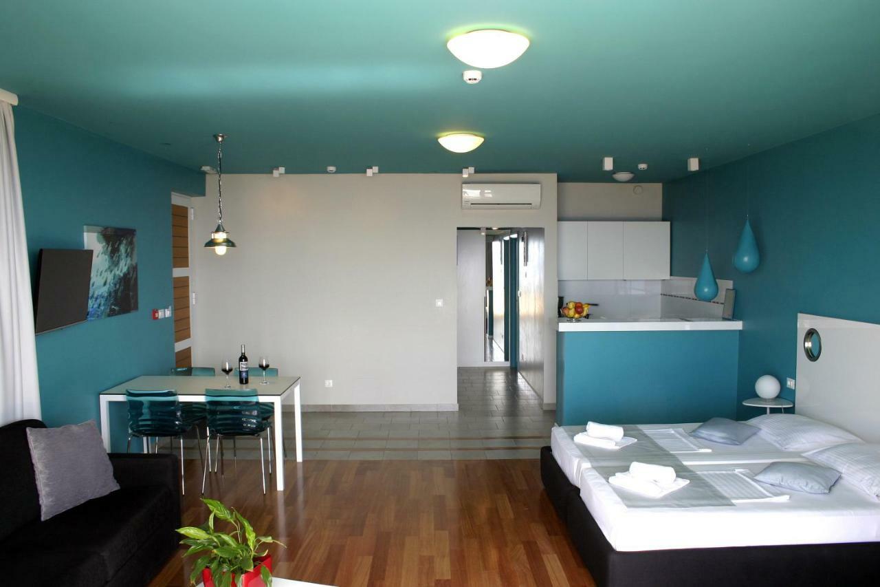 Apartments Villa Azzurra Bol Luaran gambar